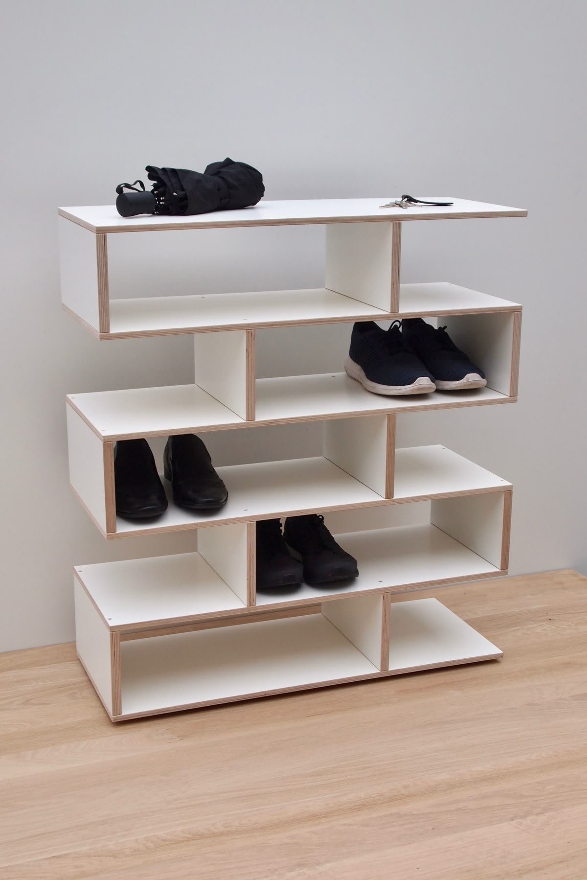 54 Bristol Show Rack - Image 1